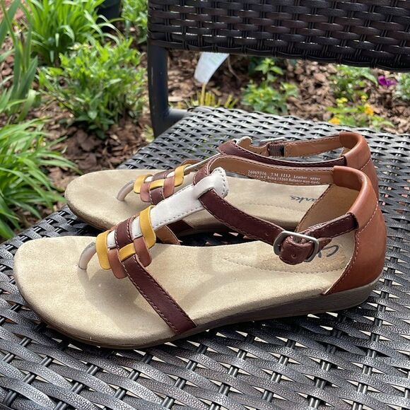 Clark’s Women’s Qwin Adonia Gladiator Brown Sandal - 7 - Great Condition - Picture 5 of 12